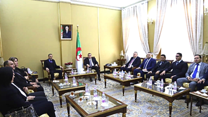 وزير العدل يجتمع بممثلين عن نقابة القضاة