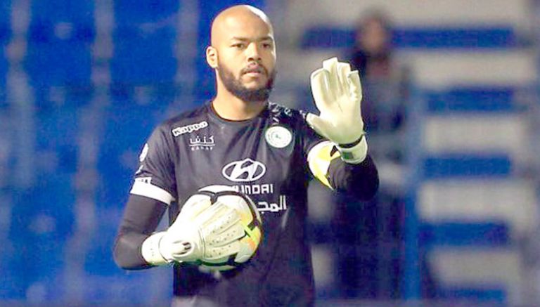 تجديد عقد الحارس مبولحي لثلاث سنوات